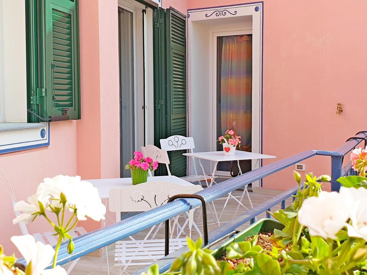 Casa Vacanze Family Albisola Superiore Kültér fotó