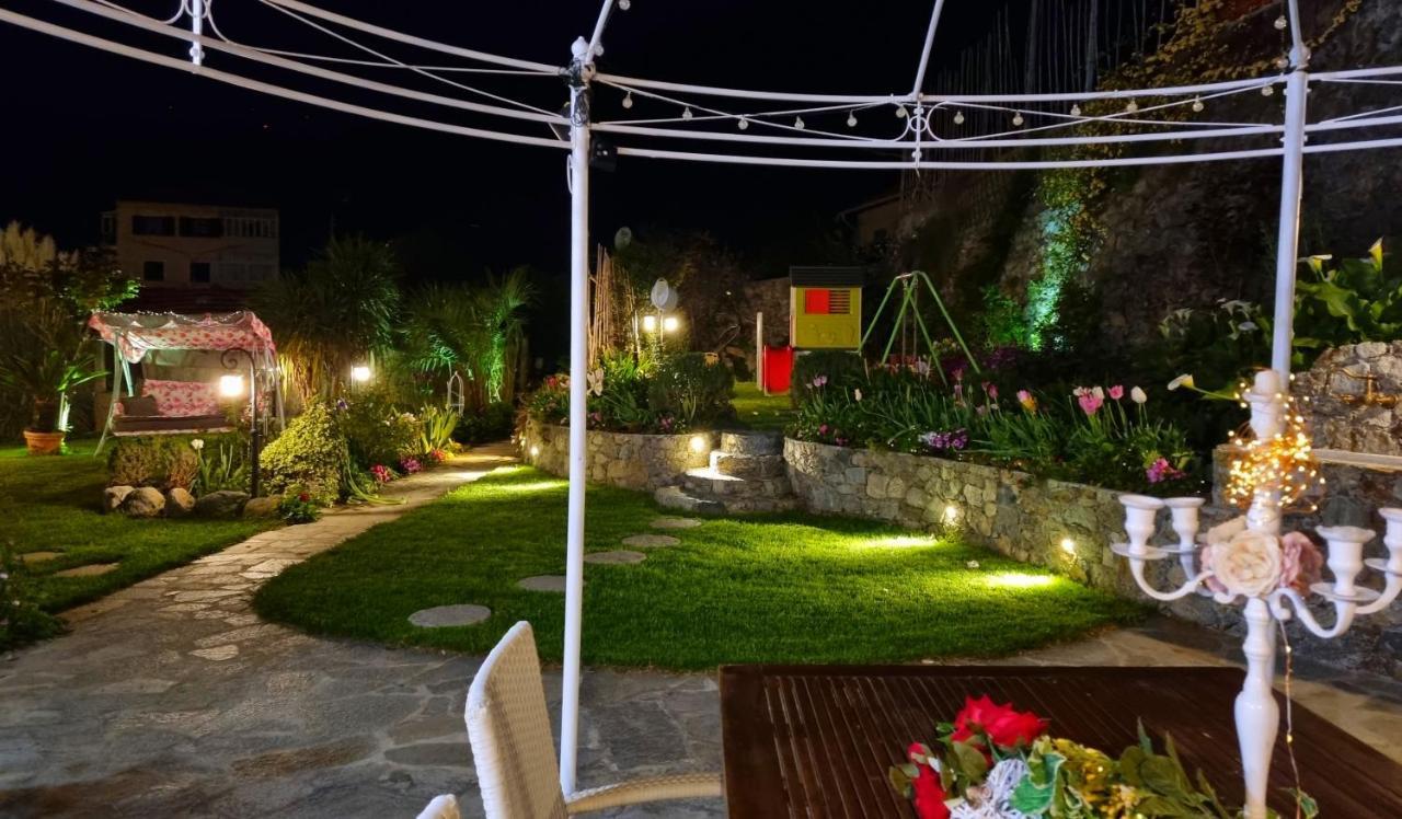 Casa Vacanze Family Albisola Superiore Kültér fotó